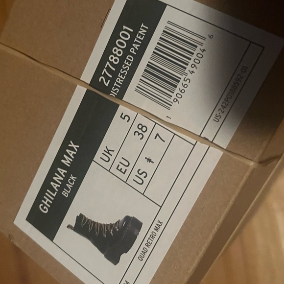 NWT Ghilana Womens platform Dr Martens boots - Picture 7 of 7